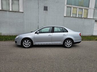 Volkswagen Jetta 1.6i - 2