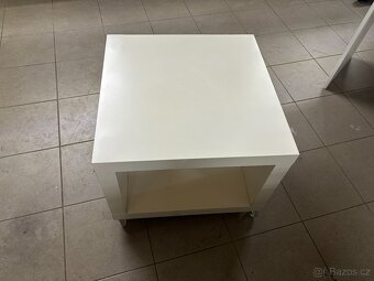 Bílý konferenční stolek na kolečkách – 97 Kč STÁLE DOSTUPNÉ - 2