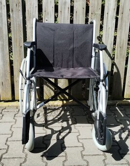 028-Mechanický invalidní vozík Meyra. - 2