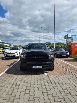 Dodge RAM 1500. 5.7 V8 HEMI - 2