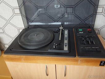 Gramofon se zesilovačem Tesla NZC 160 + 2x repro Philips - 2
