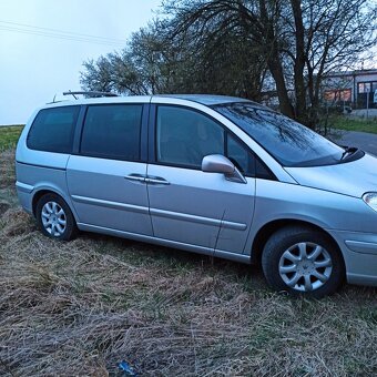 Prodám Peugeot 807 2.2i +LPG. Nájezd motoru 186.000Km - 2