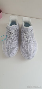 Úplně nové tenisky Yeezy Boost 350 V2 "Static" 43 - 2