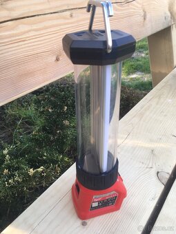 Svítilna Milwaukee M18 - 2