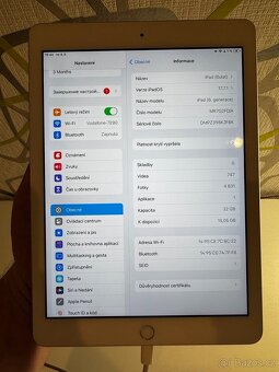 Apple iPad 9.7 (2018), 32GB Wi-Fi Silver - 2