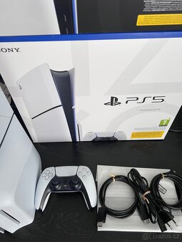 PS5 Slim 1TB s mechanikou super stav - 2