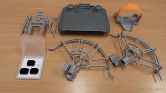 Prodám dron DJI MINI 3 Fly More Combo (DJI RC) - 2