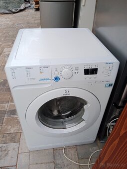 Automaticka pracka Indesit - 2