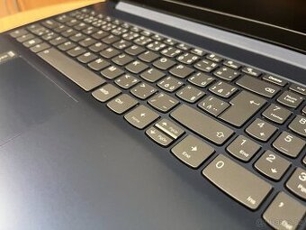 Lenovo IdeaPad Slim 3 – i5 / 16 GB RAM / 512 GB SSD - 2