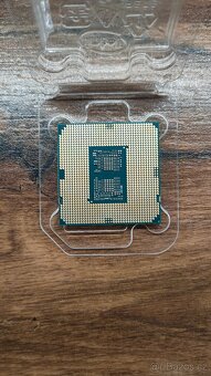 Intel Core i9-10900K - 2
