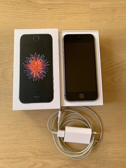 iPhone SE Model A1723, 32 GB - 2