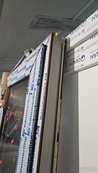 DVĚŘE VCHODOVÉ PVC - 850x2105 - ZL.DUB/ZL.DUB - 2