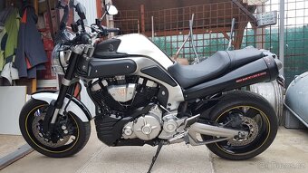 Yamaha MT01 - 2