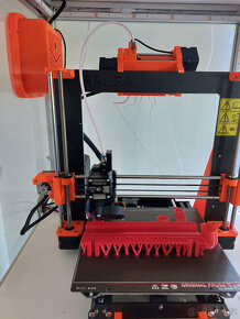 Cabinet na 3D tiskárnu - 2