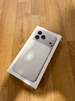 Apple iPhone 17 Pro Max 256GB stříbrný - 2