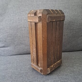 Dřevěný stojan nože - 2