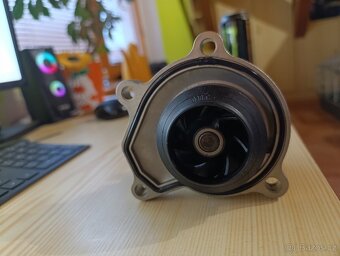 Vodní čerpadlo - 03D121005x - 2