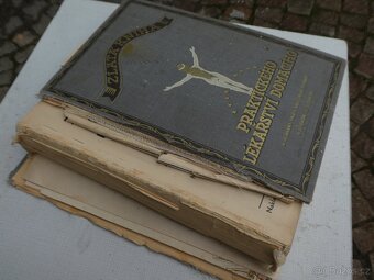 Stará lékařská kniha - 2