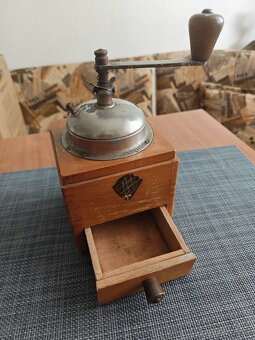 Mlýnek na kávu - 2