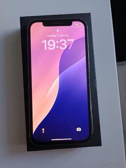Vyměním iPhone 12 pro iPhone 8+ - 2