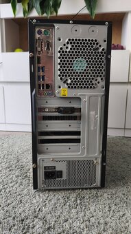 Výkonný stolní PC na Windows 10/11 - 2