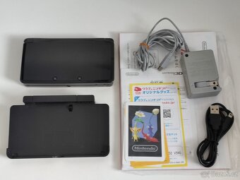 Nintendo 3DS Cosmo Black + homebrew hack a 64GB karta - 2