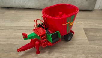 Bruder míchačka na krmivo STRAUTMANN - 2