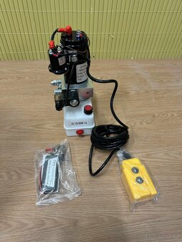 hydraulická pumpa 12V (pouze rozbalená) - 2