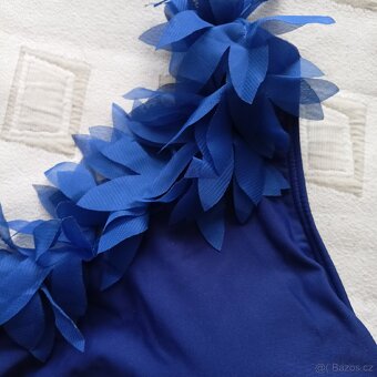 NOVÉ Elegantní plavky s květinovým detailem velice sluší XXL - 2