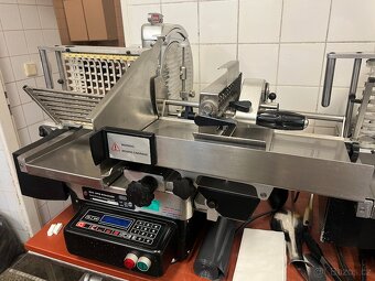 Automatický nářezový stroj BERKEL 834 EPB STACKER - 2