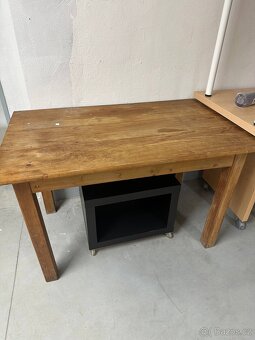 Dřevěný stůl – skladem - 2