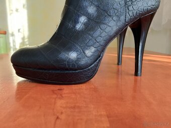 Kožené kozačky 40,39,38 - 2