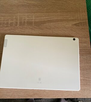 Lenovo tab m10 - 2