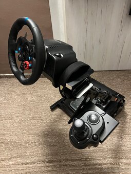Logitech g29 + řadička + stojan + sluchátka - 2