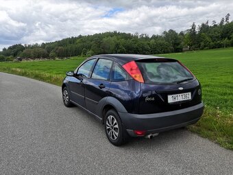 Osobní automobil Ford Focus - 2
