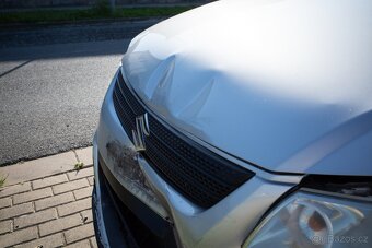 SUZUKI SX4 1.6,GY,134 381km, bourané na předek - 2