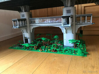 Lego Star Wars Přistávací plošina Endor a stromy MOC 10 900 - 2