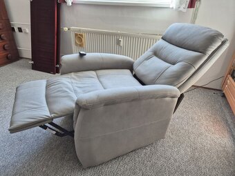 Relaxační křeslo s elektrickým polohováním - 2