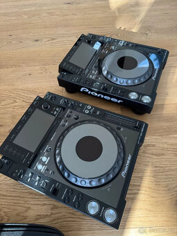 Sada 2 ks Pioneer CDJ 2000 Nexus, dobrý stav včetně pouzdra - 2