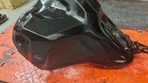 Honda Africa Twin Adventure1100 Nádrž - 2