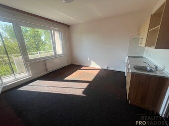 Pronájem bytu 2+kk s lodžií v Hodoníně, byt 2+kk+lodžie Hodo - 2