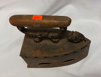 Starožitná žehlička - 2