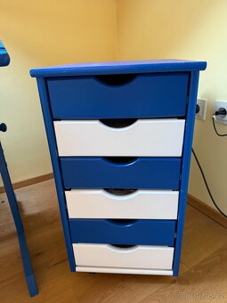 Dětský polohovatelný stůl+komoda - 2