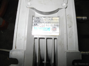 motor s převodovkou - 2