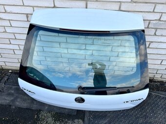 Páté dveře Octavia 3 kombi barva bílá - 2