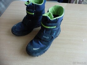 sportovní boty Umbro a boty Superfit Goretex - 2