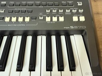 Klávesy YAMAHA PSR-S670 - 2