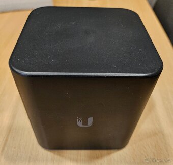 WIFI router Ubiquiti airCube Home WiFi - 2
