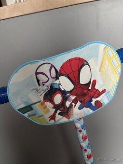 Koloběžka Spidey Smoby s výškově nastavitelnou rukojetí - 2