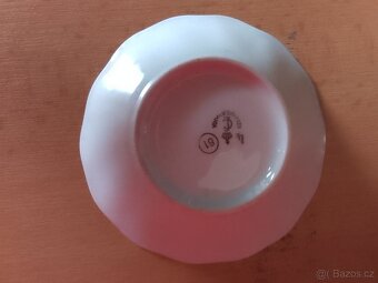 STAROŽITNÁ PORCELÁNOVÁ MISKA NA OŘÍŠKY KARLOVARSKÝ PORCELÁN - 2
